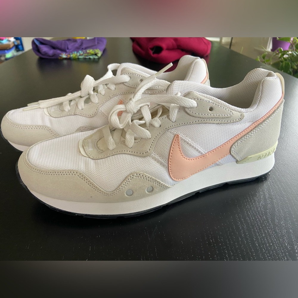 Nike Venture Runner women’s size 10